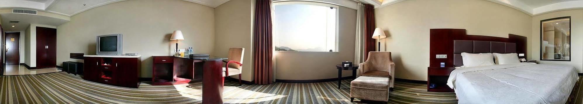 Phoenix Grand Hotel Fenghuang Esterno foto